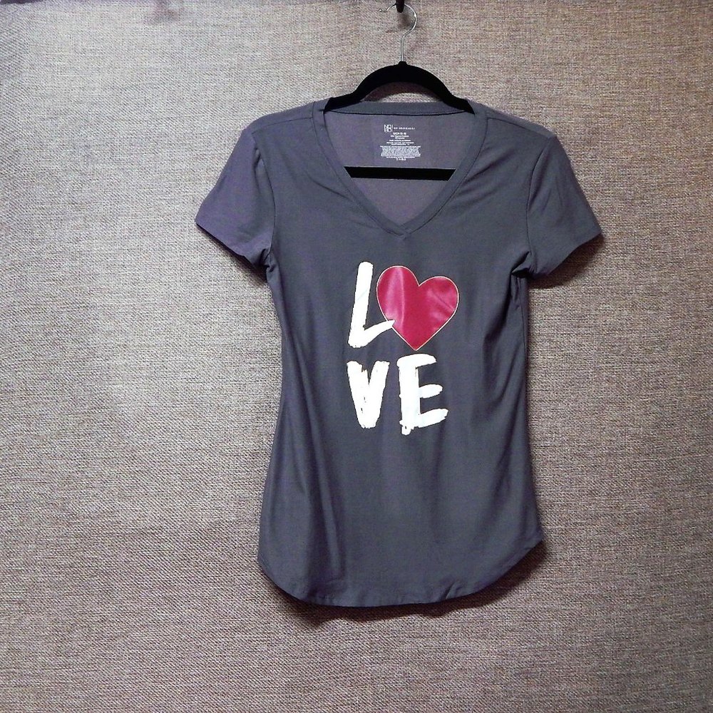 NO BOUNDARIES == Ladies Top == Size SMALL == Fits 3 - 5 == Shapely & Soft!
